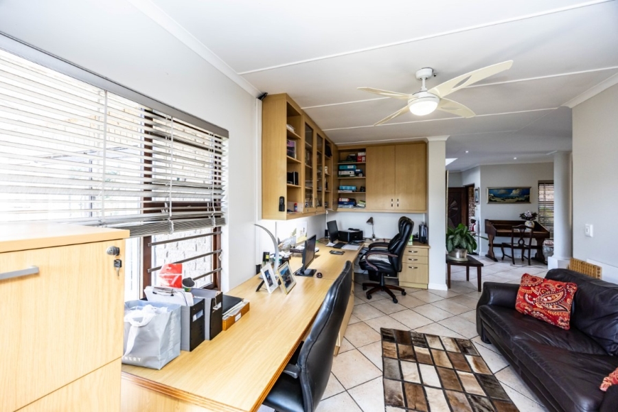 4 Bedroom Property for Sale in Beacon Bay Eastern Cape